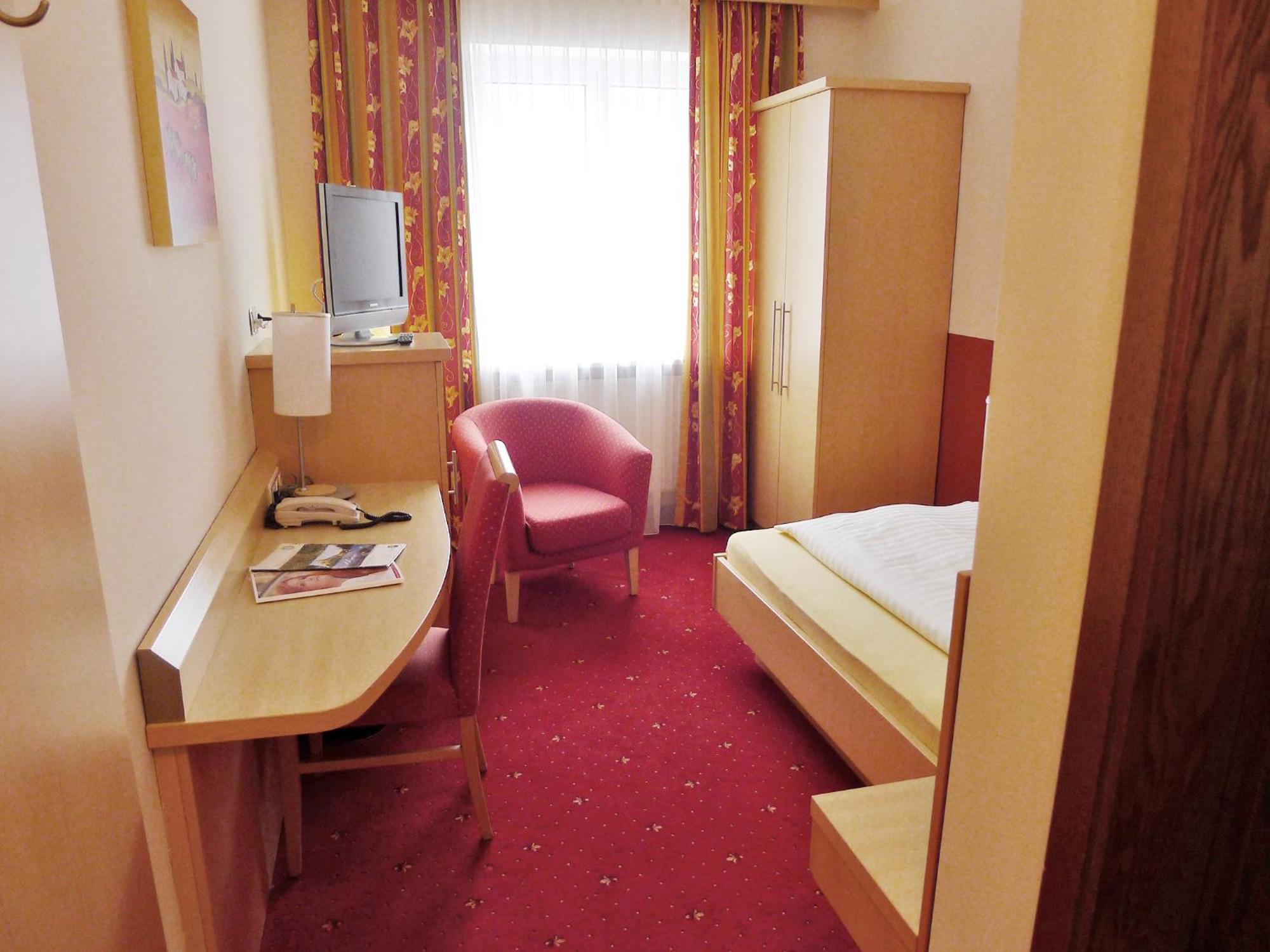 Hotel Restaurant Boeck "Roter Hahn" Sankt Poelten Chambre photo