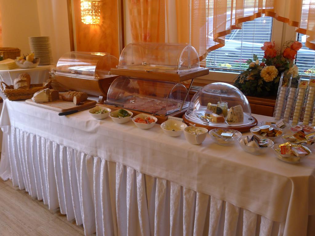 Hotel Restaurant Boeck "Roter Hahn" Sankt Poelten Extérieur photo