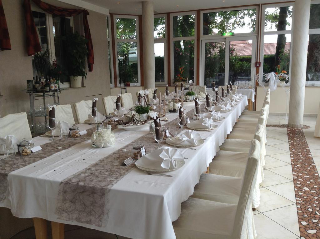 Hotel Restaurant Boeck "Roter Hahn" Sankt Poelten Extérieur photo