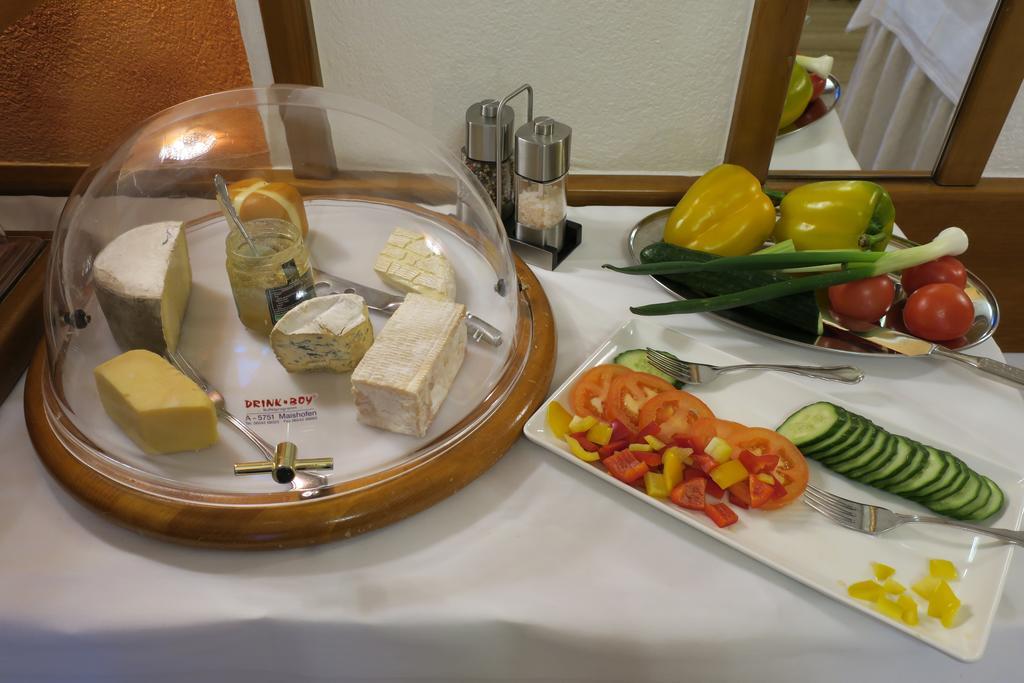 Hotel Restaurant Boeck "Roter Hahn" Sankt Poelten Extérieur photo